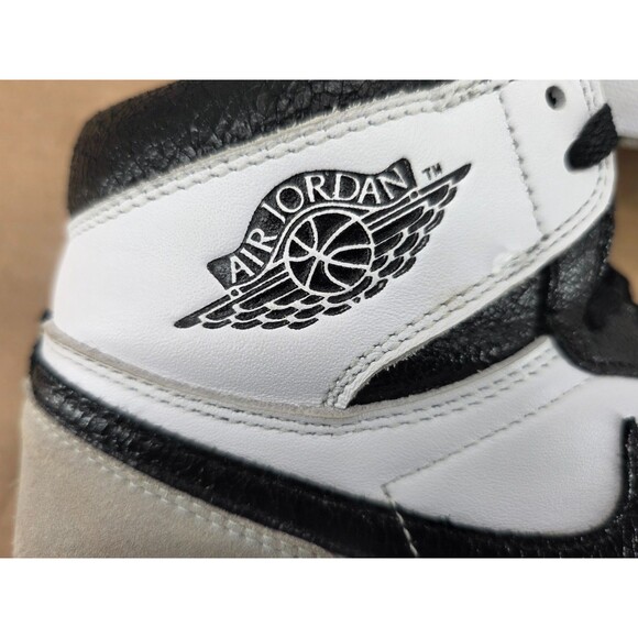 Air Jordan 1 High OG White Bleached Coral Black Men’s Size 9.5 555088-108 main image 15